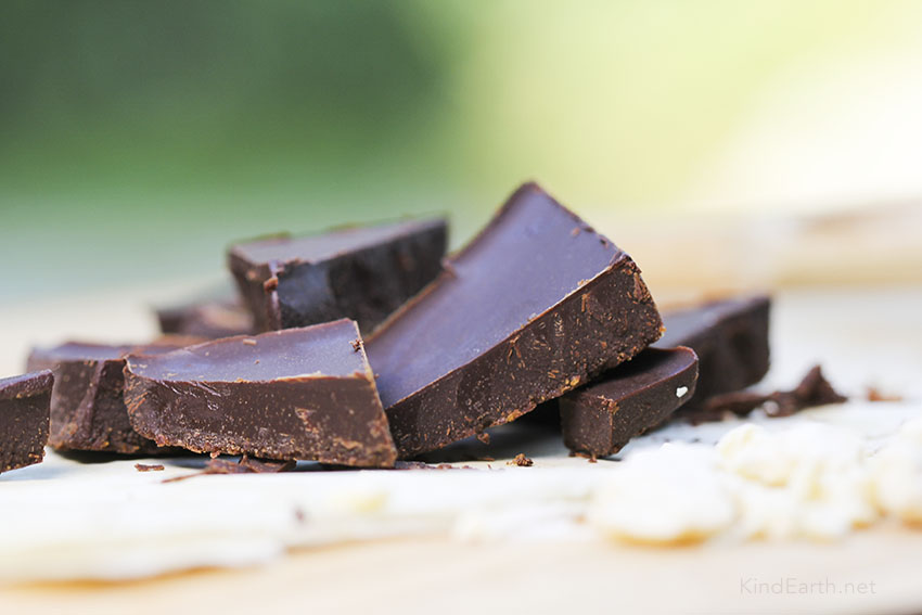 Homemade vegan chocolate - step by step guide from Kind Earth