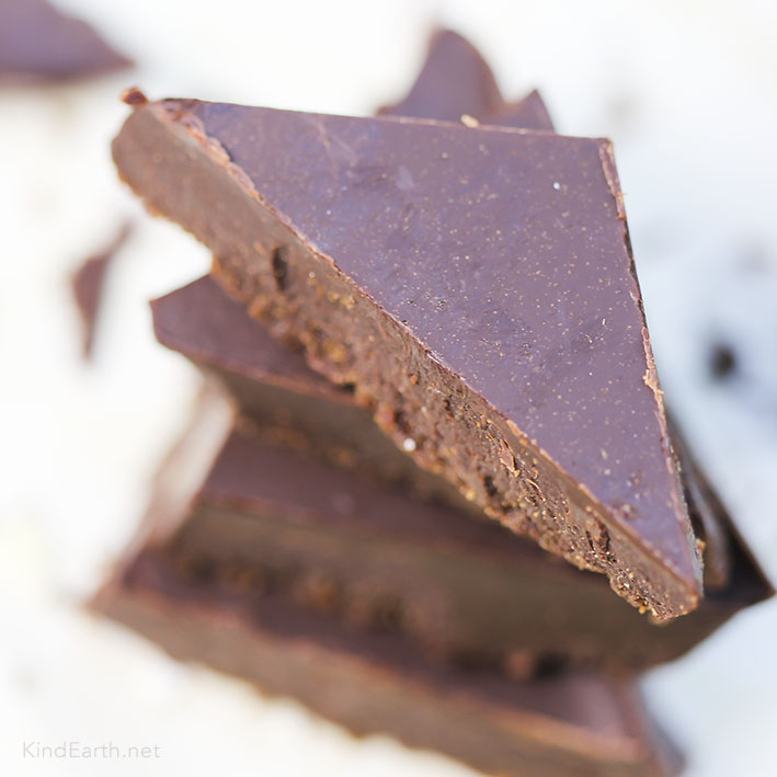 Homemade vegan chocolate - step by step guide from Kind Earth