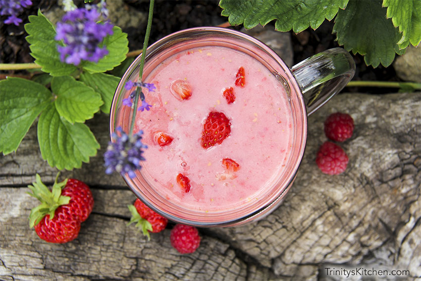 Dairy-free, creamy, garden berry smoothie with only 3 ingredients by Trinity
