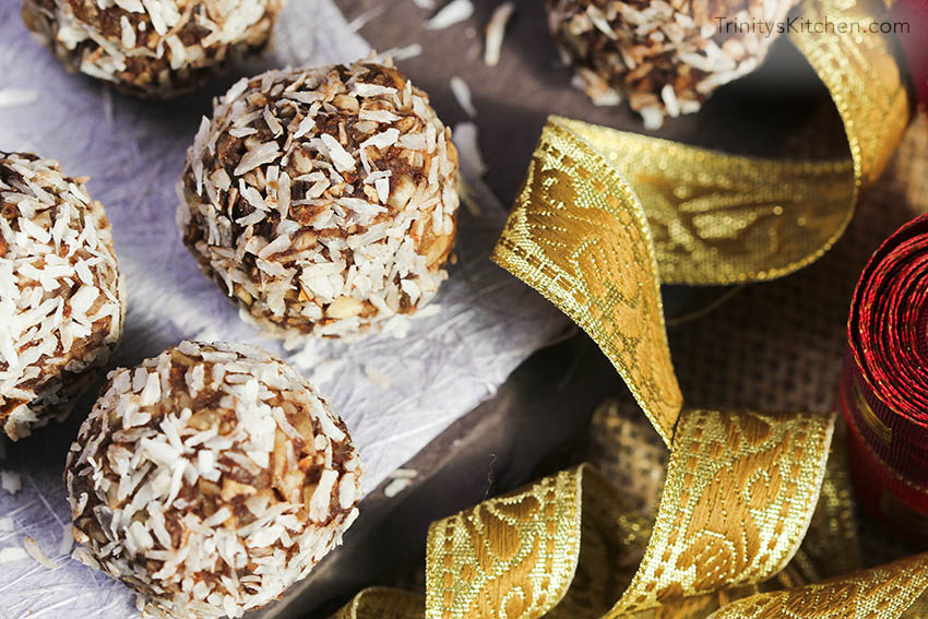 Easy chocolate truffles - no bake, gluten-free, vegan