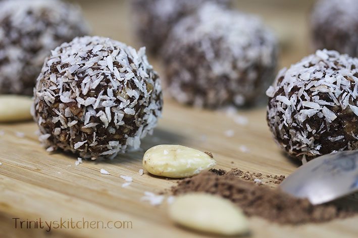Easy Raw Chocolate & Almond Truffles