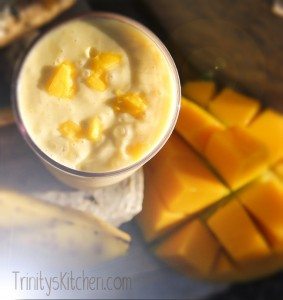Tropical sunrise smoothie by Trin