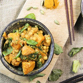 Thai Coconut Curry with Kaffir Lime Leaves & Butternut Squash - gluten-free, vegan by Anastasia, Kind Earth