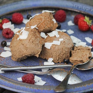 Easy Chocolate No-churn Ice Cream - vegan, dairy free, no refined sugar