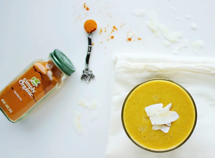 Tropical Turmeric Smoothie by Christina @thebeautifulbalance
