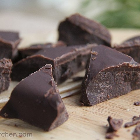 Raw Vegan Chocolate Recipe Video - a step by step guide
