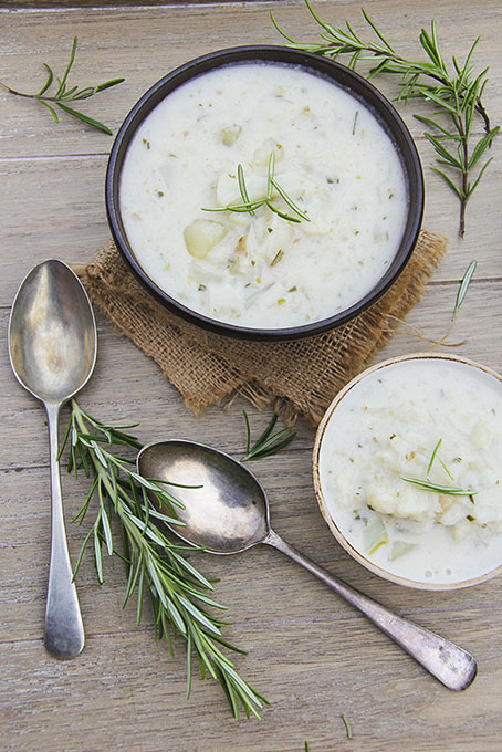 Creamy Coconut Cauliflower Soup with Nutmeg & Rosemary - vegan, gluten-free and delicious