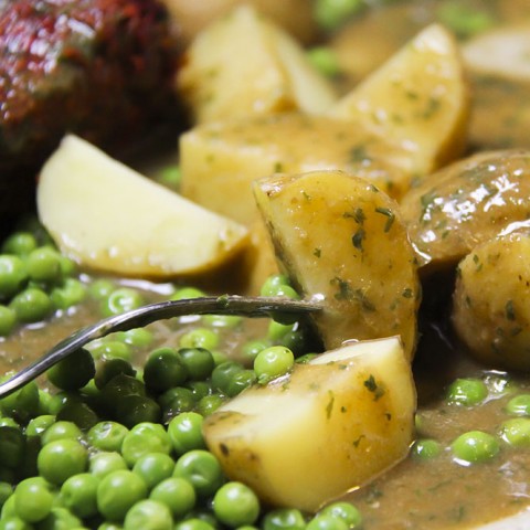 Delicious Vegan Gravy (mushroom & parsley style recipe)