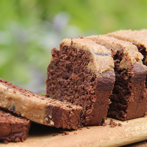 Gluten-free vegan chocolate without refined sugar by Anastasia, Kind Earth