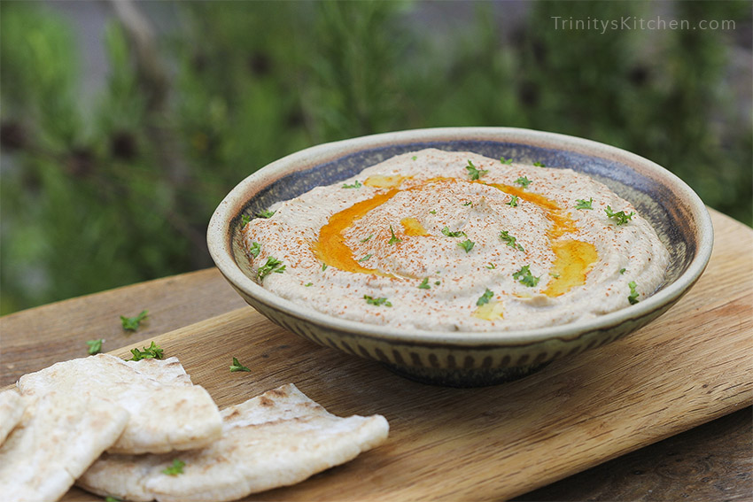 Baba ganoush with smoked paprika
