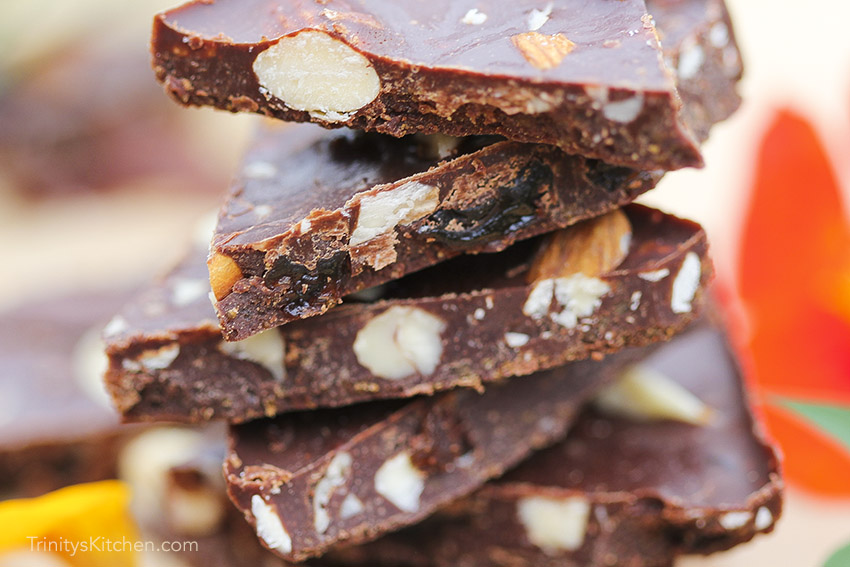 Homemade vegan fruit n' nut chocolates with raisins and almonds by Trinity