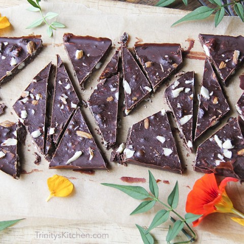 Homemade vegan fruit n' nut chocolates with raisins and almonds by Trinity