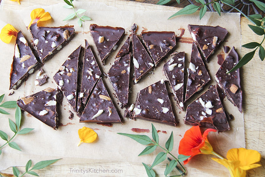 Homemade vegan fruit n' nut chocolates with raisins and almonds by Trinity
