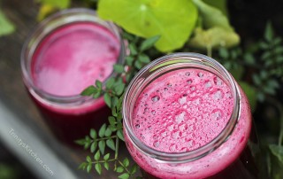 Juice with beets celery, pear and ginger by Trinity