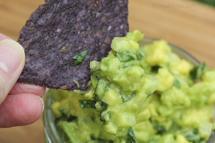 Parsley & Lime Guacamole - delicious gluten-free vegan recipe by Trinity #vegan #guacamole #limes