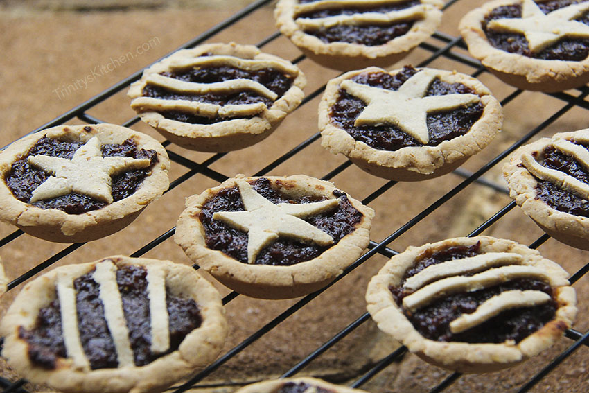 Sweet English Mince Pies for Christmas by Trinity - #glutenfree #vegan