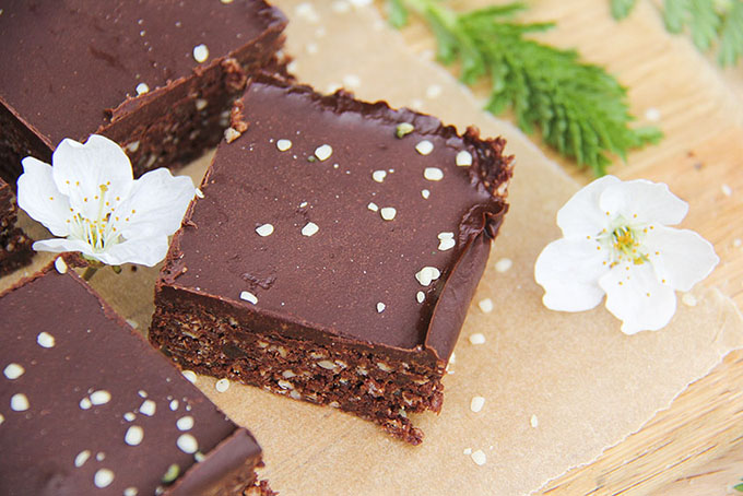 Raw Chocolate Hemp Seed Brownies - gluten-free, vegan, naturally sweetened by Anastasia, Kind Earth