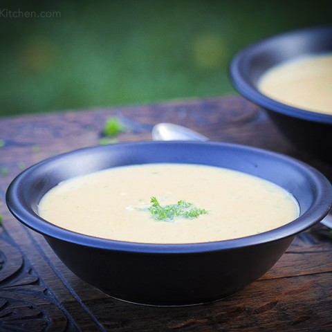 Easy vegan winter squash soup with coconut, ginger and coriander seed