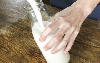 Homemade almond milk with dates - vegan, gluten-free by Anastasia at Kind Earth