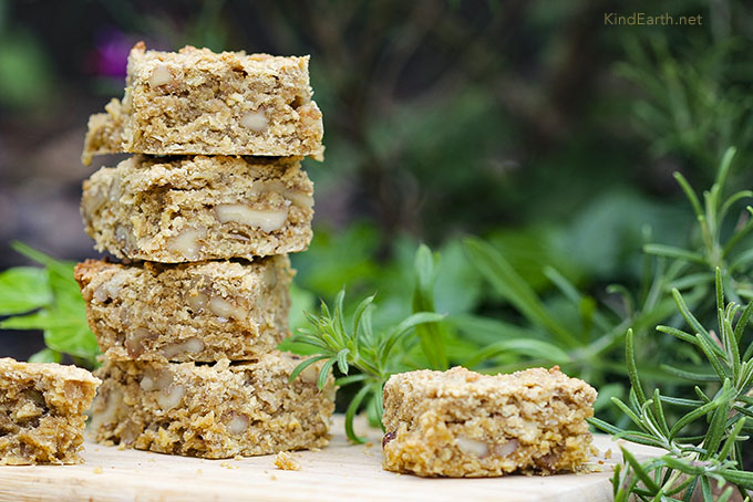 Baked Banana & Walnut Oat Squares, gluten-free vegan by Anastasia, Kind Earth
