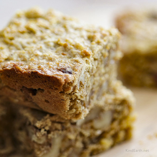 Baked Banana & Walnut Oat Squares, gluten-free vegan by Anastasia, Kind Earth