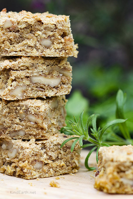 Baked Banana & Walnut Oat Squares, gluten-free vegan by Anastasia, Kind Earth