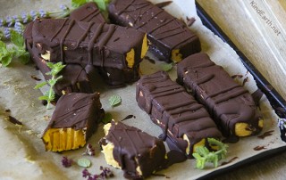 Easy Vegan Mango Idea Cream Bars with super health ingredients - plant-based, gluten-free by Anastasia, Kind Earth