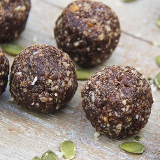 Super Seed Energy Balls with hemp, pumpkin, flax and sunflower seeds by Anastasia, Kind Earth - gluten-free, vegan