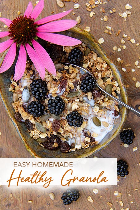 Easy homemade granola recipe with maple syrup, seeds and oats by Anastasia, Kind Earth