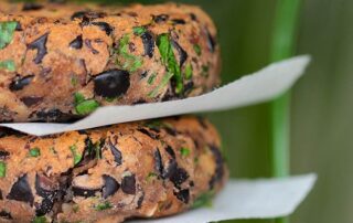 Black bean burger recipe with mushrooms, gluten-free, vegan, veggie burger