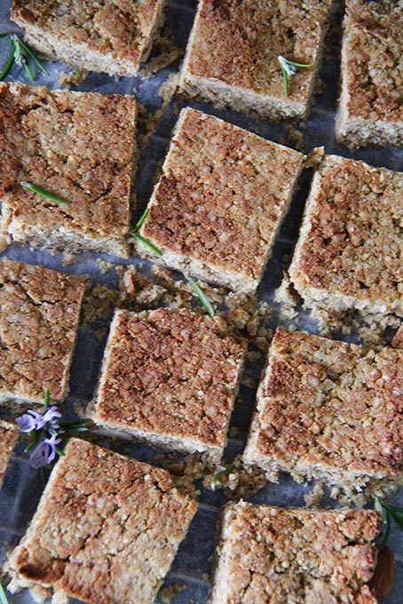 Vegan quinoa bars