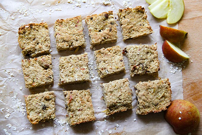 vegan oat bars with apple and ginger