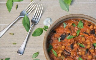 quick vegan curry with chickpeas and sweet potato