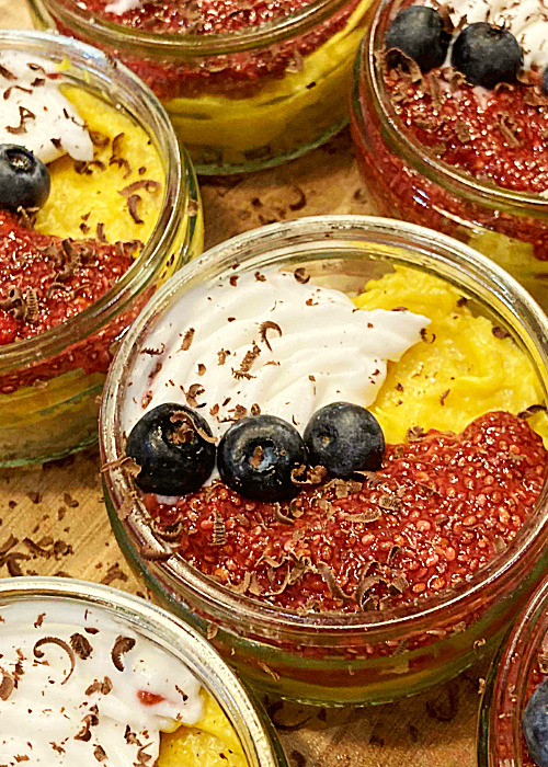 Mango pudding with chia nad flax seeds