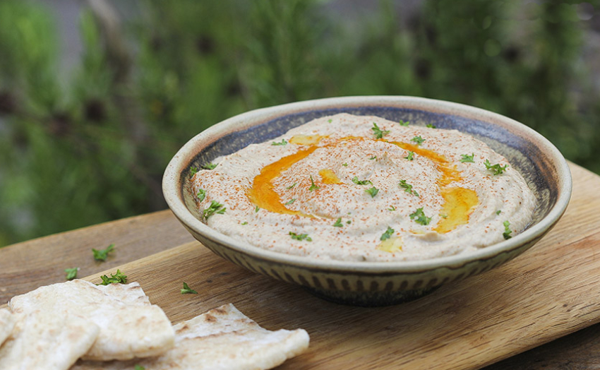 Baba ganoush recipe with egg plant and paprika